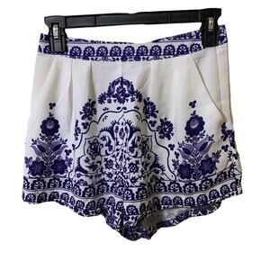 Lily Whyt Blue and White Fine China High Waisted Shorts Size 8